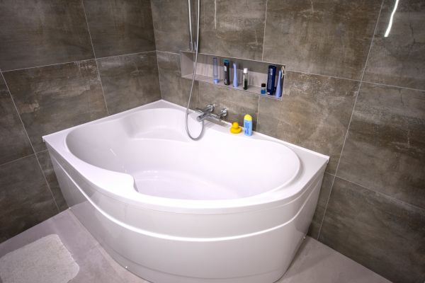 Large Bathtub Installation in Richmond